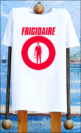 Maglietta di Frigidaire, la t-shirt con il logo del 1981 realizzato da Stefano Tamburini e Vincenzo Sparagna